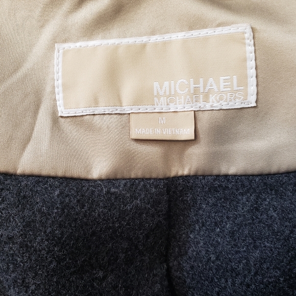 Coat - Picture 4 of 5